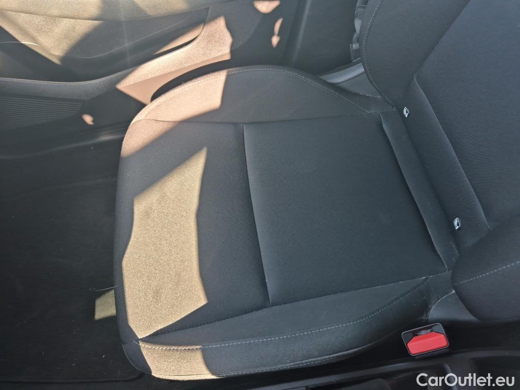  Renault  Clio RENAULT  / 2019 / 5P / berlina con portón Life SCe 49 kW (67CV) #1