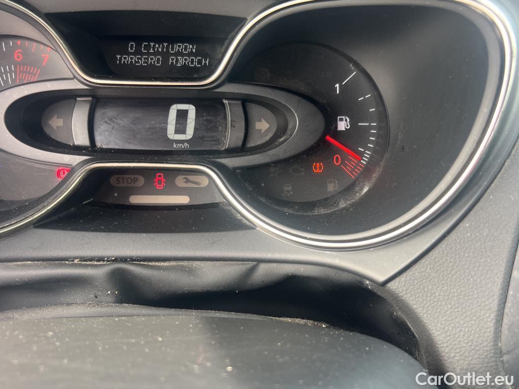  Renault  Captur RENAULT  / 2017 / 5P / crossover Zen TCe 66kW (90CV) -18 (CX) #12