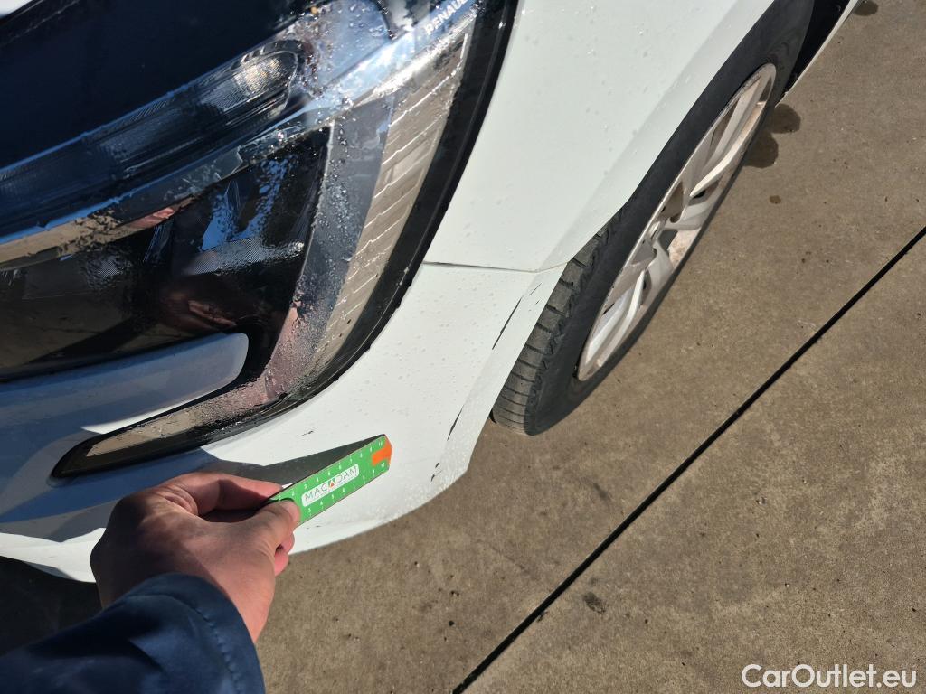  Renault  Clio RENAULT  / 2019 / 5P / berlina con portón Life SCe 49 kW (67CV) #4