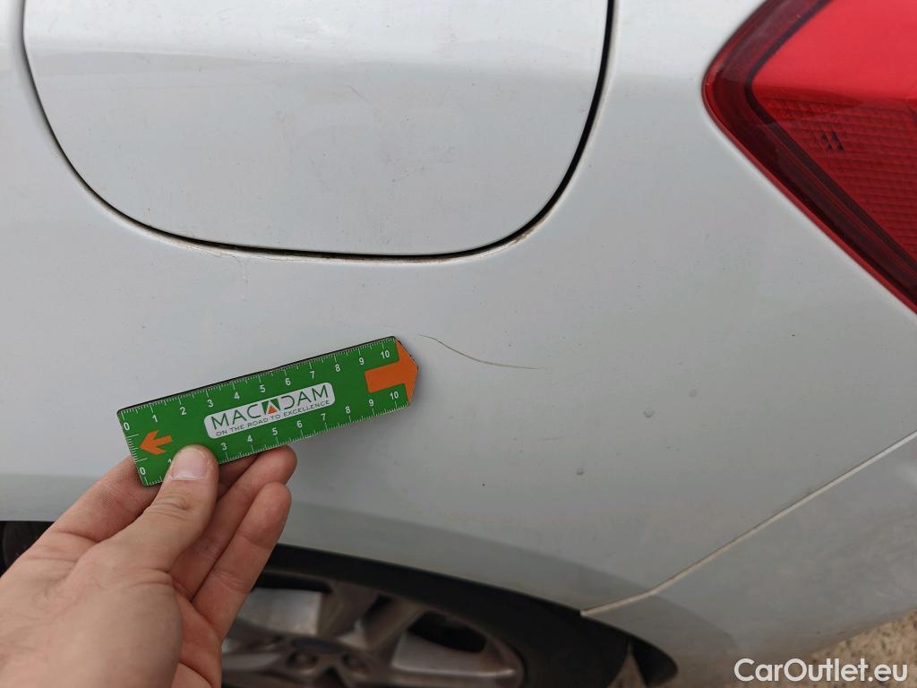  Ford  Focus FORD  / 2018 / 5P / berlina con portón 1.5 Ecoblue 88kW Trend+ #58