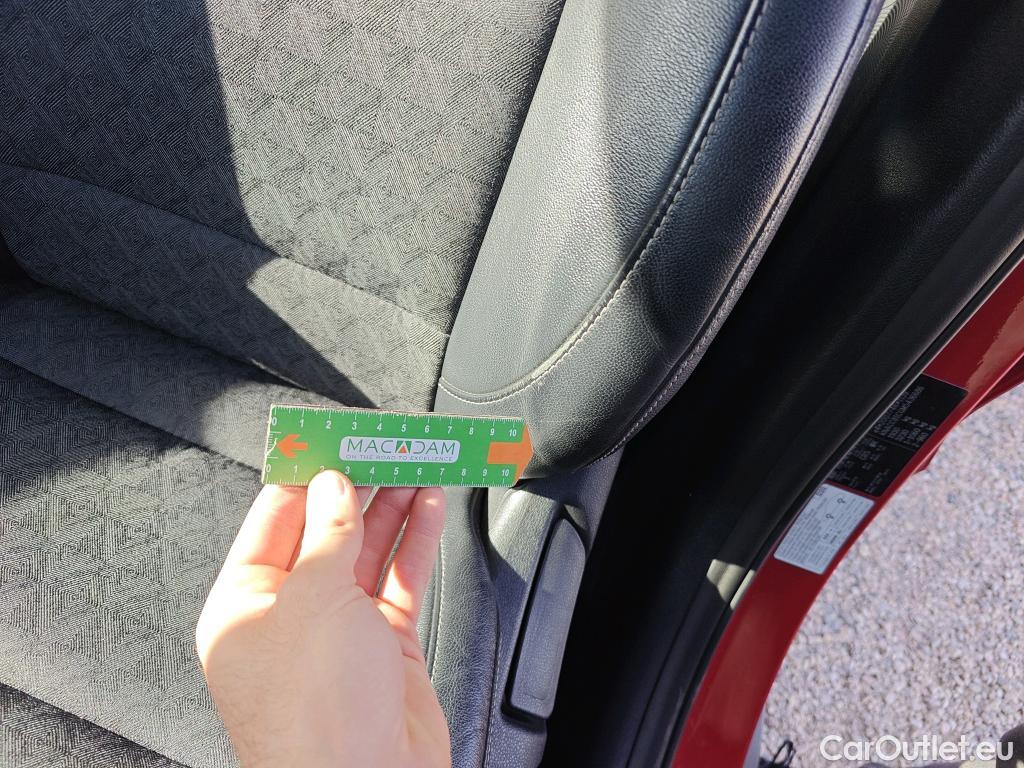  KIA  Niro KIA  / 2019 / 5P / crossover 1.6 GDi HEV 104kW (141CV) Drive #12