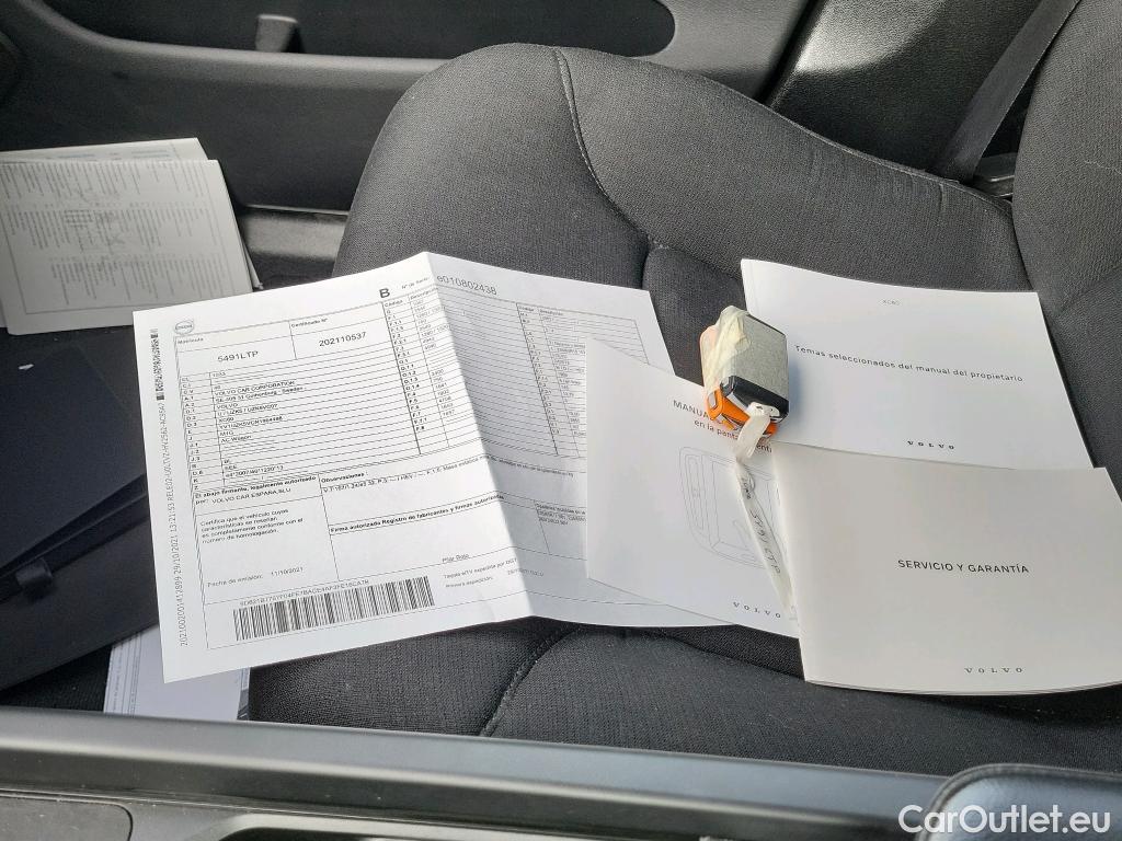  Volvo  XC60 VOLVO  / 2017 / 5P / todoterreno 2.0 B4 D AWD Momentum Pro Auto #2