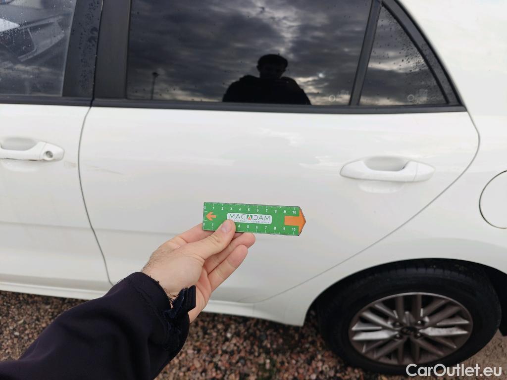  KIA  Rio KIA  / 2020 / 5P / berlina con portón 1.2 DPi 62kW (84CV) Concept #3