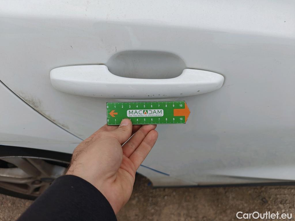  Ford  Focus FORD  / 2018 / 5P / berlina con portón 1.5 Ecoblue 88kW Trend+ #48