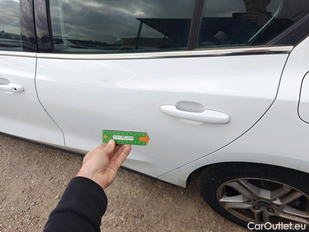  Ford  Focus FORD  / 2018 / 5P / berlina con portón 1.5 Ecoblue 88kW Trend+ #25