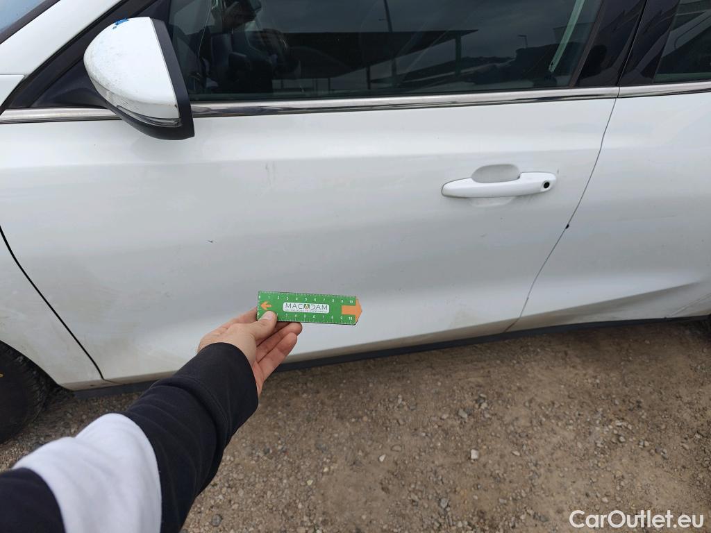  Ford  Focus FORD  / 2018 / 5P / berlina con portón 1.5 Ecoblue 88kW Trend+ #2