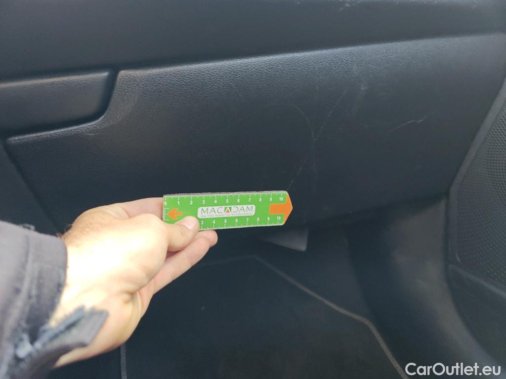  KIA  Niro KIA  / 2019 / 5P / crossover 1.6 GDi HEV 104kW (141CV) Drive #21