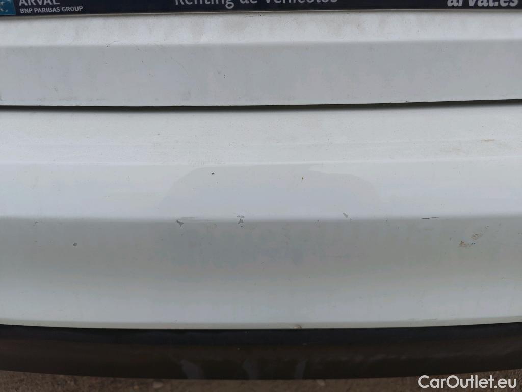  Ford  Focus FORD  / 2018 / 5P / berlina con portón 1.5 Ecoblue 88kW Trend+ #16