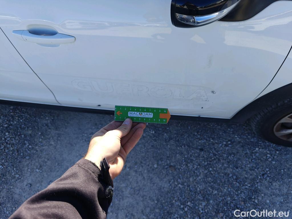  Citroen  C3 CITROEN  / 2016 / 5P / berlina con portón BlueHDi 73KW (100CV) S&S FEEL #6