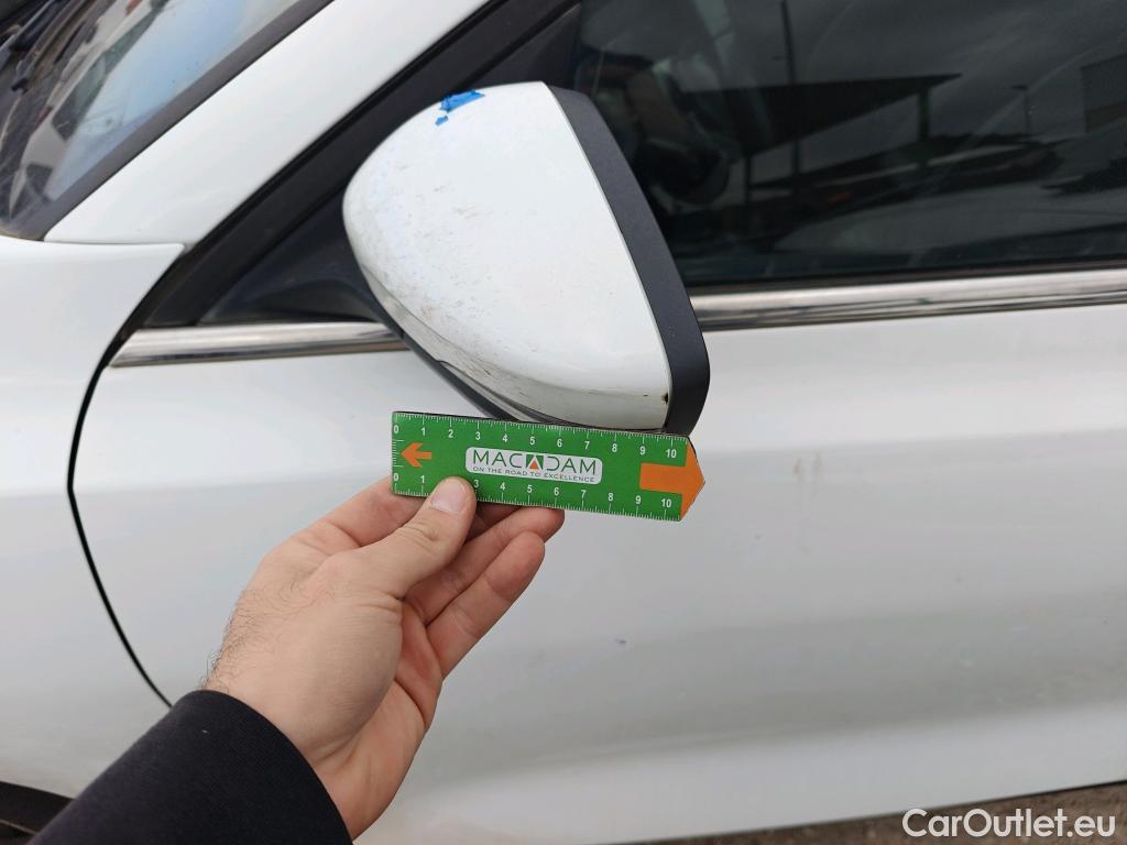  Ford  Focus FORD  / 2018 / 5P / berlina con portón 1.5 Ecoblue 88kW Trend+ #55