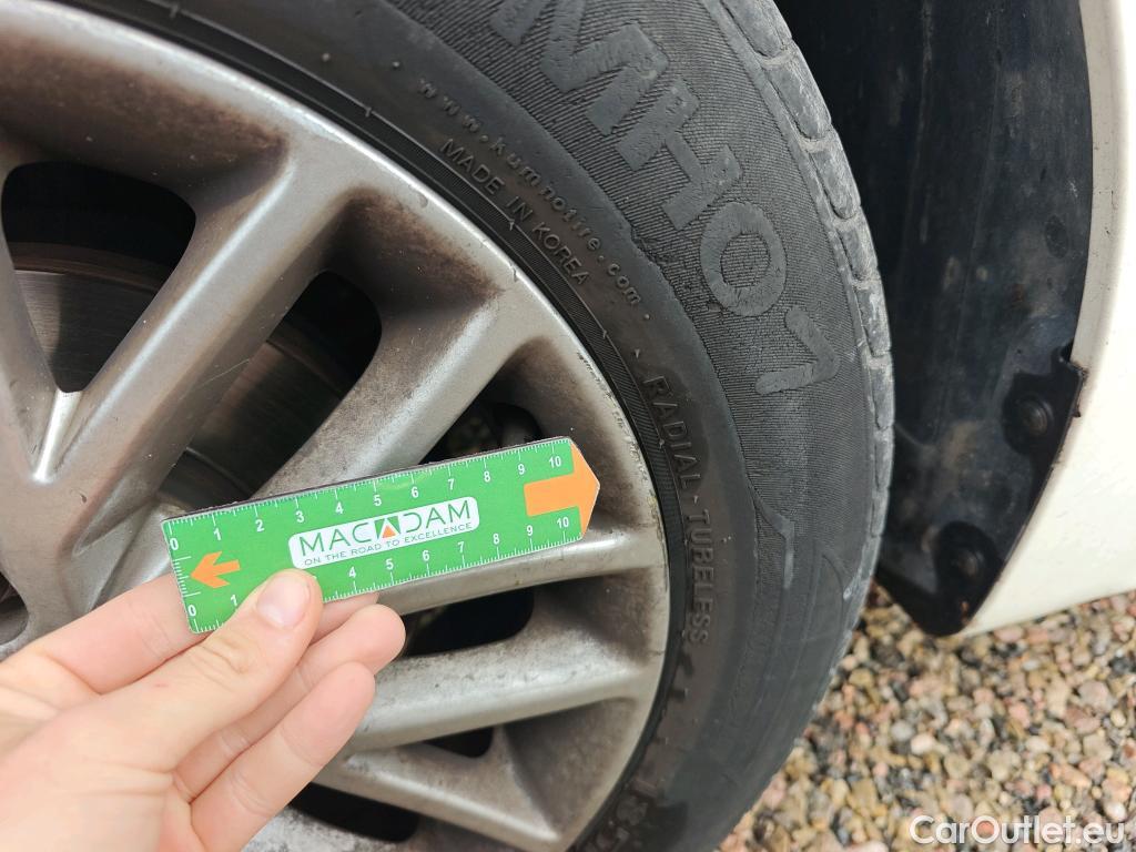  KIA  Rio KIA  / 2020 / 5P / berlina con portón 1.2 DPi 62kW (84CV) Concept #19