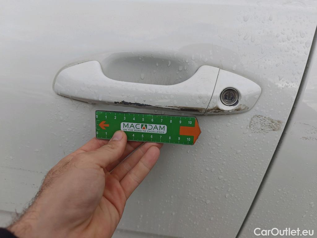  KIA  Rio KIA  / 2020 / 5P / berlina con portón 1.2 DPi 62kW (84CV) Concept #44