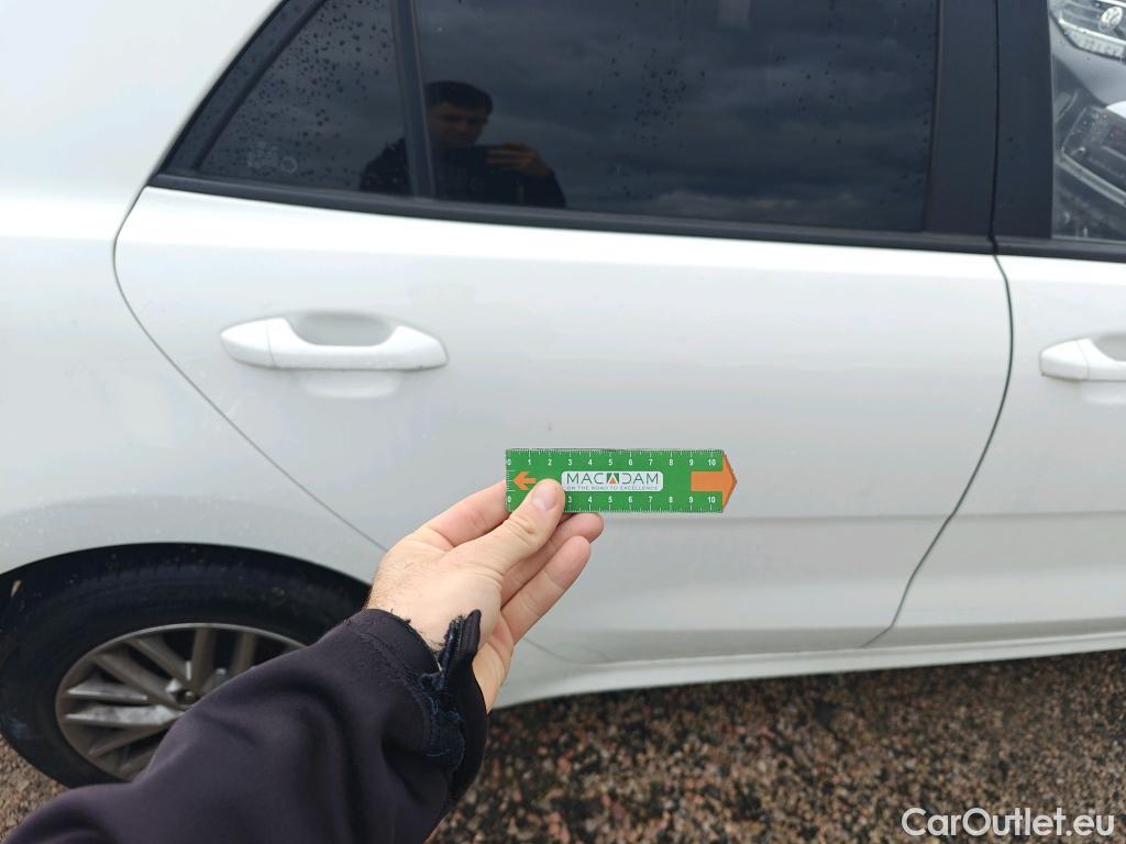  KIA  Rio KIA  / 2020 / 5P / berlina con portón 1.2 DPi 62kW (84CV) Concept #51