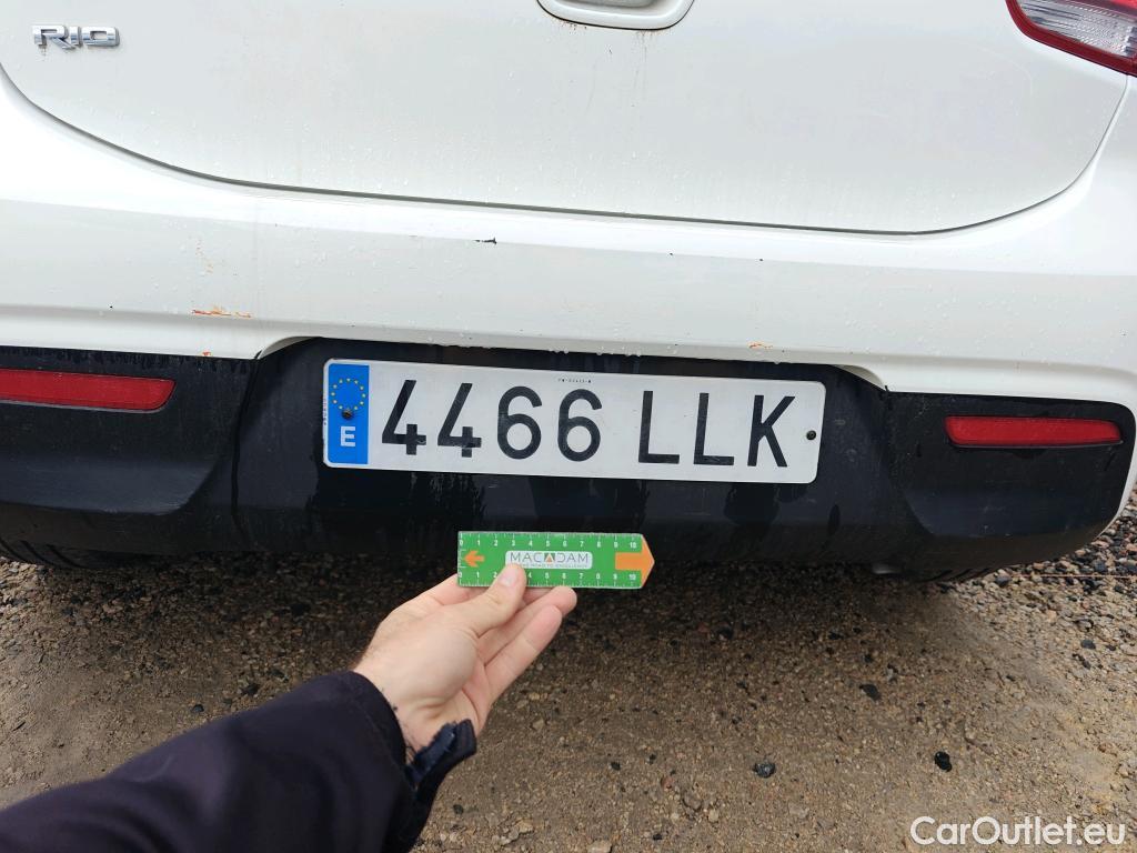  KIA  Rio KIA  / 2020 / 5P / berlina con portón 1.2 DPi 62kW (84CV) Concept #24