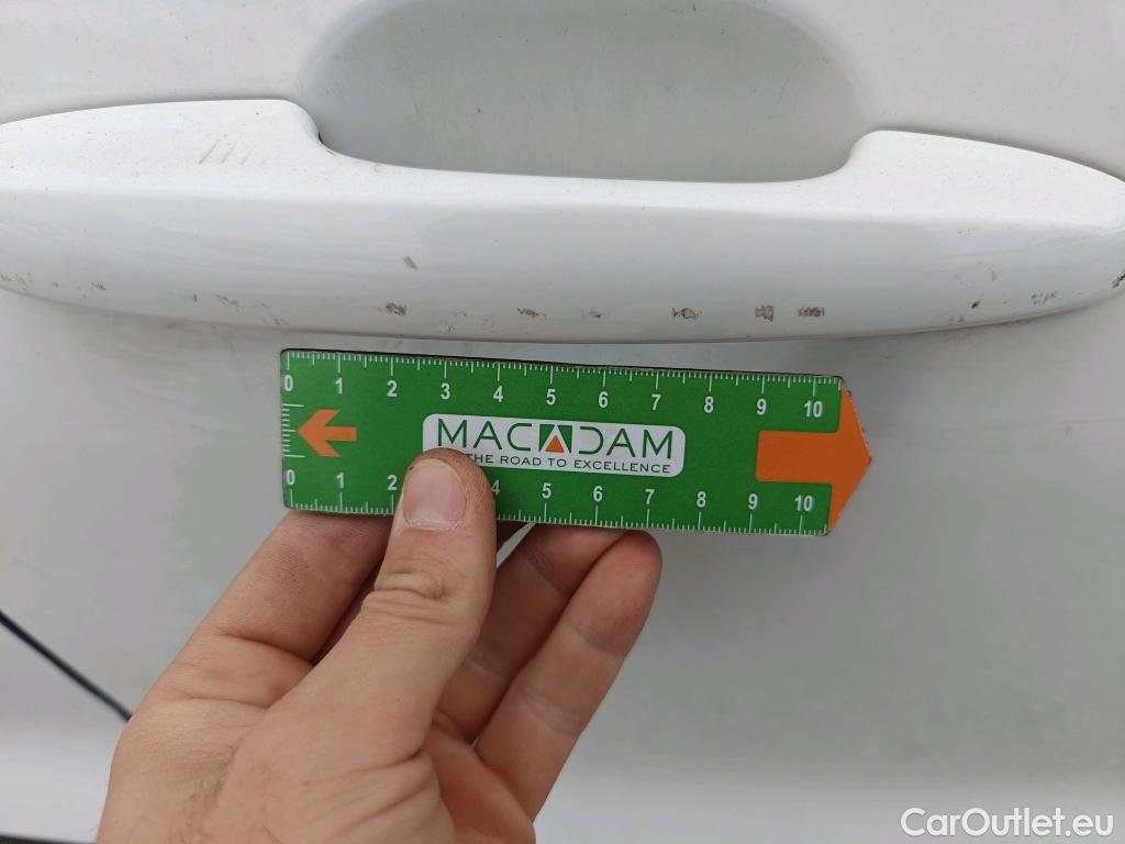  Ford  Focus FORD  / 2018 / 5P / berlina con portón 1.5 Ecoblue 88kW Trend+ #46