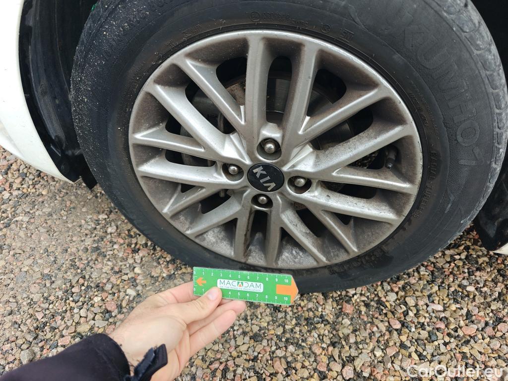  KIA  Rio KIA  / 2020 / 5P / berlina con portón 1.2 DPi 62kW (84CV) Concept #17