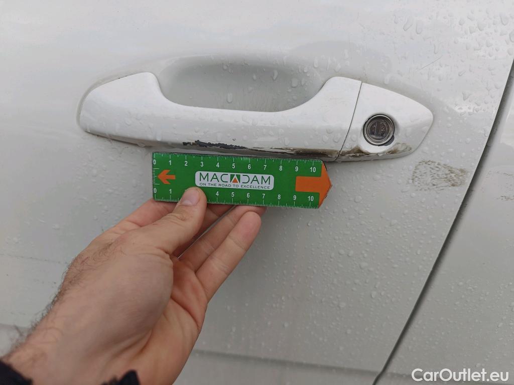  KIA  Rio KIA  / 2020 / 5P / berlina con portón 1.2 DPi 62kW (84CV) Concept #43