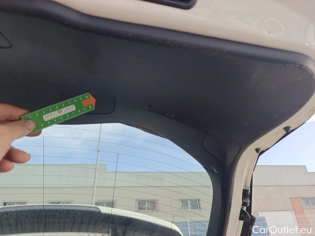  Toyota  C-HR TOYOTA  / 2019 / 5P / todoterreno 1.8 125H Active #8