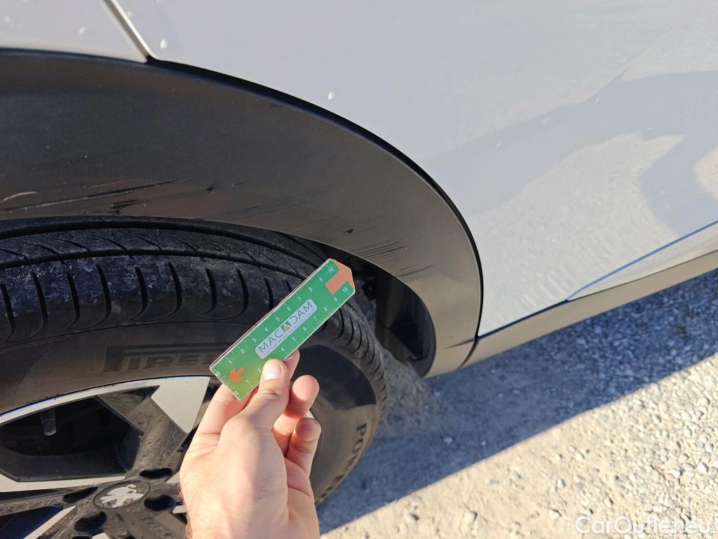  Peugeot  2008 PEUGEOT  / 2019 / 5P / todoterreno Allure BlueHDI 81kW (110CV) #45