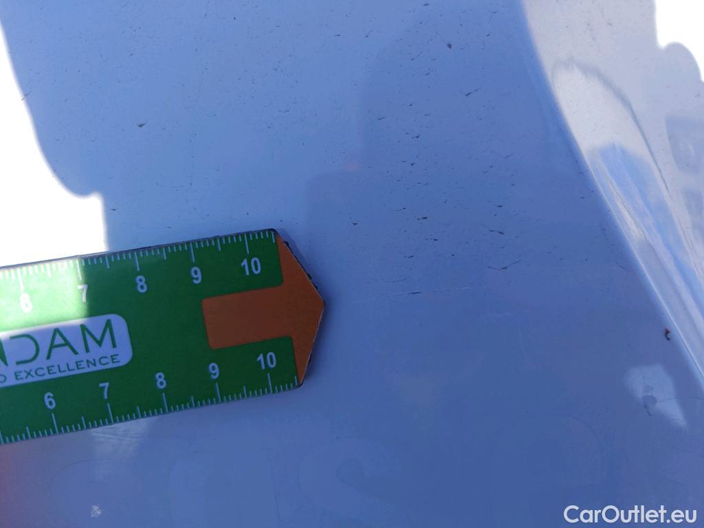  Peugeot  2008 PEUGEOT  / 2019 / 5P / todoterreno Allure BlueHDI 81kW (110CV) #10