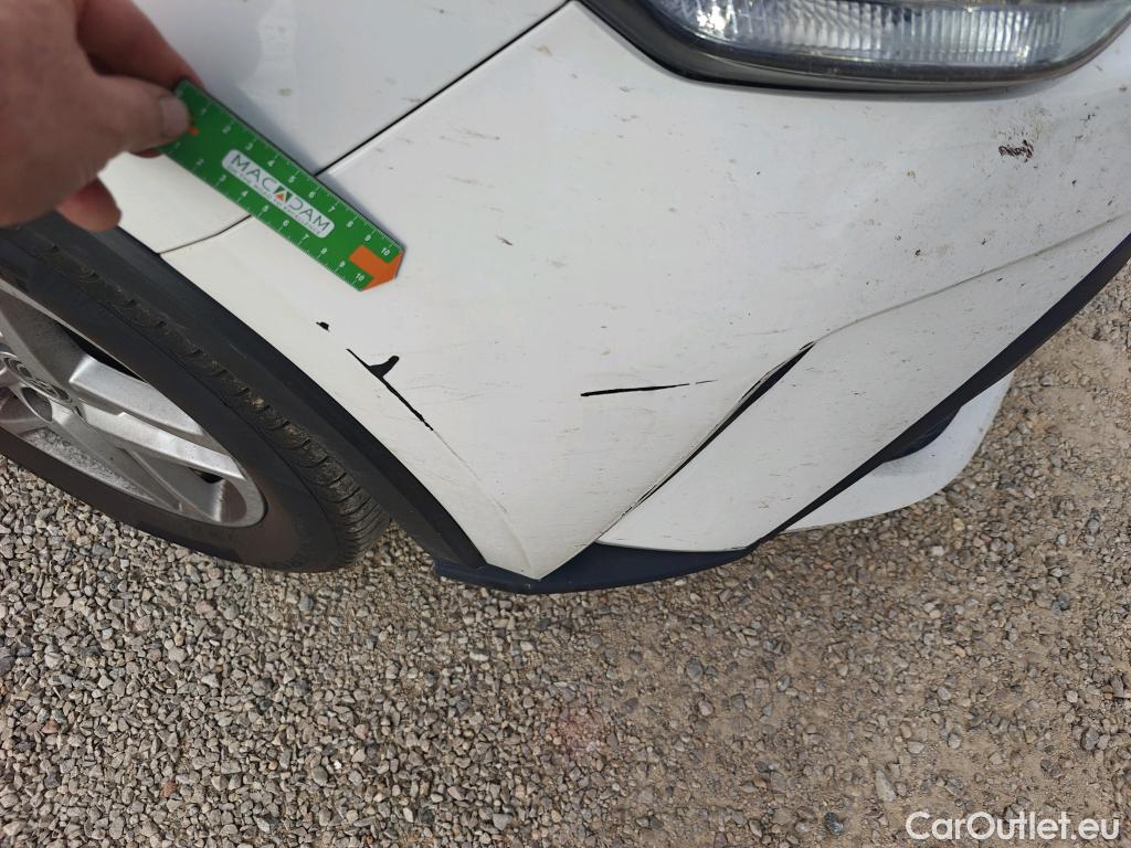  Toyota  C-HR TOYOTA  / 2019 / 5P / todoterreno 1.8 125H Active #12