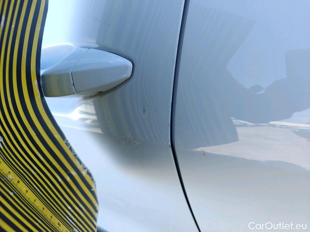  KIA  Sportage KIA  / 2022 / 5P / todoterreno 1.6 T-GDi HEV 171kW (230CV) Drive 4X2 #15