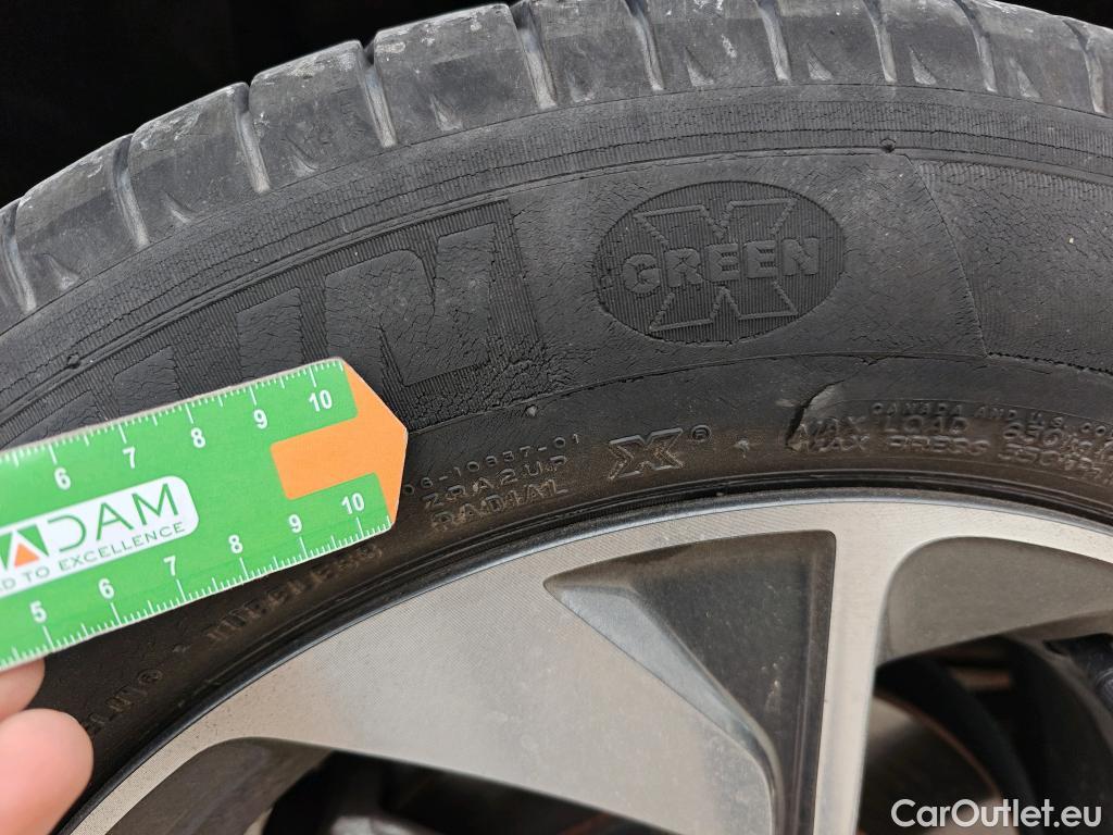  KIA  XCeed KIA  / 2019 / 5P / todoterreno 1.0 T-GDi Drive 88kW (120CV) #13