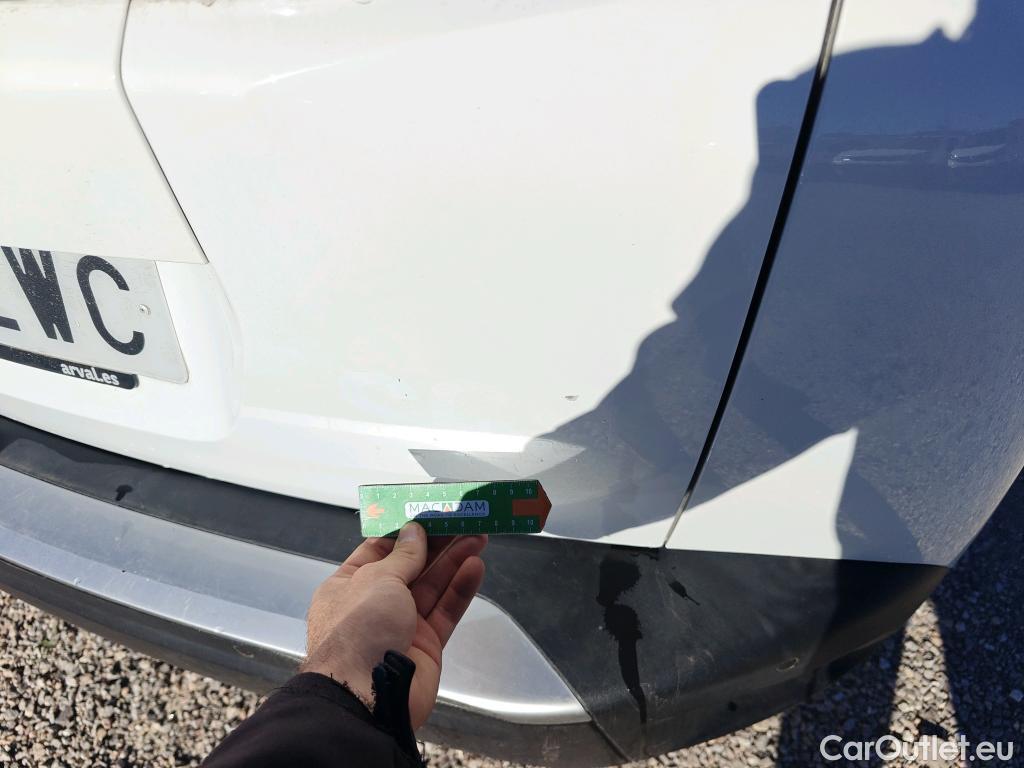  Peugeot  2008 PEUGEOT  / 2019 / 5P / todoterreno Allure BlueHDI 81kW (110CV) #12