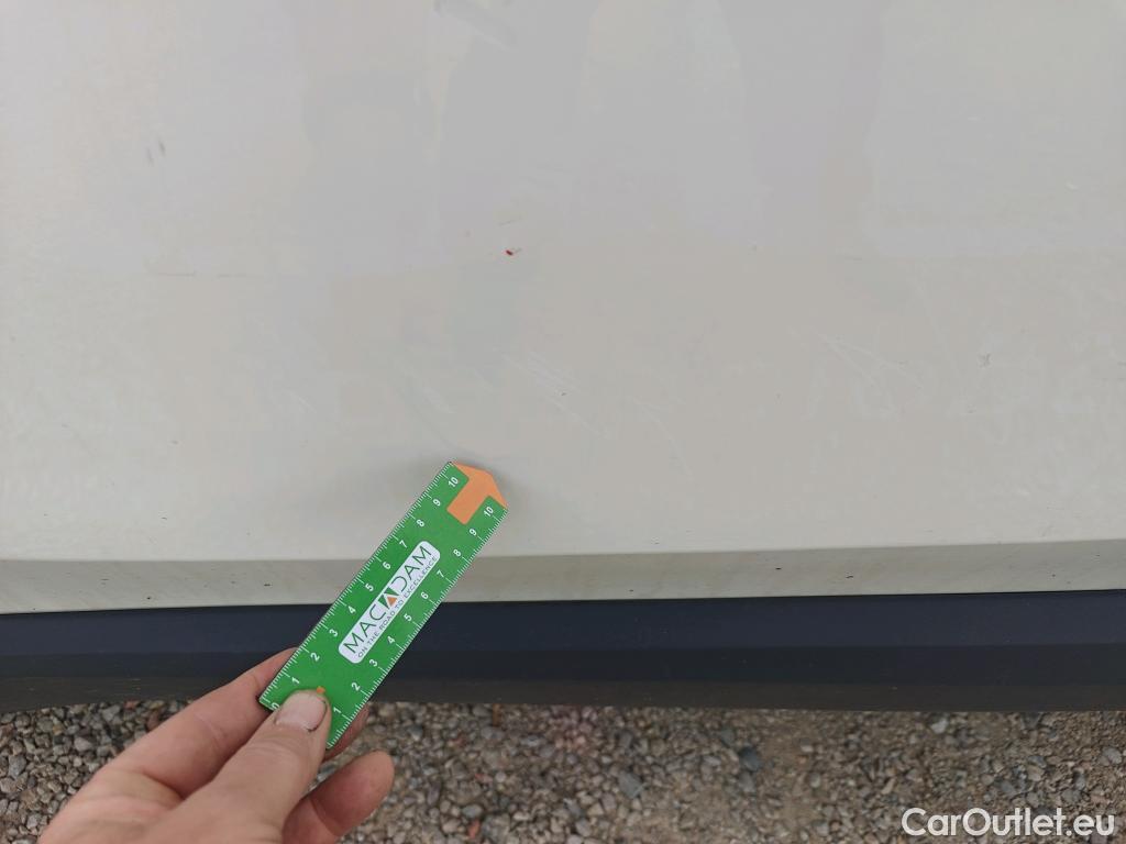  Toyota  C-HR TOYOTA  / 2019 / 5P / todoterreno 1.8 125H Active #2