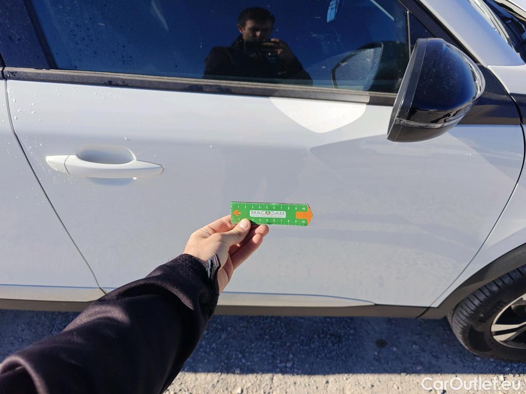  Peugeot  2008 PEUGEOT  / 2019 / 5P / todoterreno Allure BlueHDI 81kW (110CV) #32