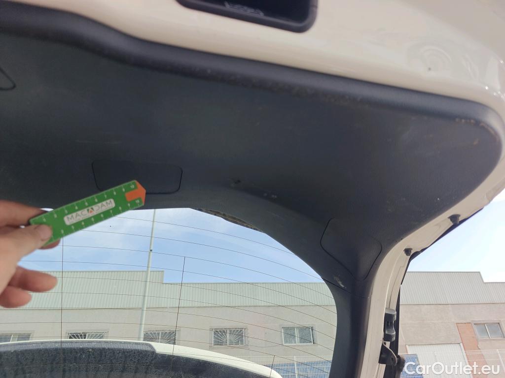  Toyota  C-HR TOYOTA  / 2019 / 5P / todoterreno 1.8 125H Active #7