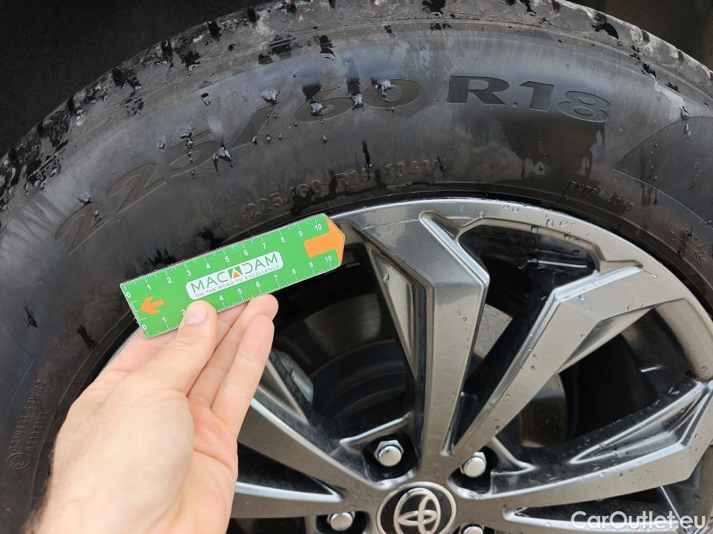  Toyota  RAV4 TOYOTA  / 2018 / 5P / todoterreno 2.5l 220H Advance #18