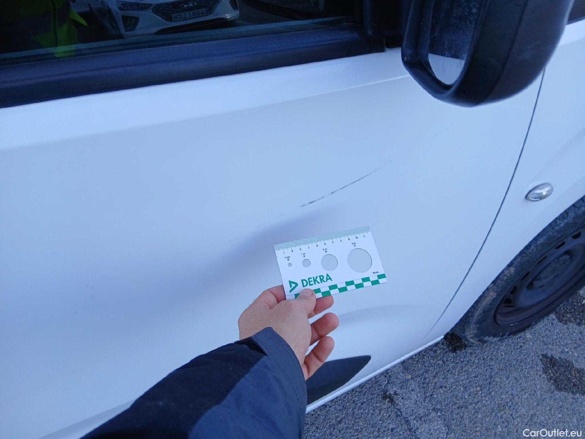  Citroen  Berlingo CITROEN  / 2018 / 4P / combi Talla M BlueHDi 100 LIVE (AC) #18