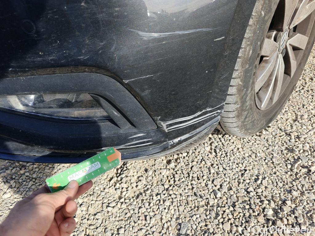  Volkswagen  Passat VOLKSWAGEN  / 2019 / 5P / familiar Variant Business 2.0 TDI 110kW #20