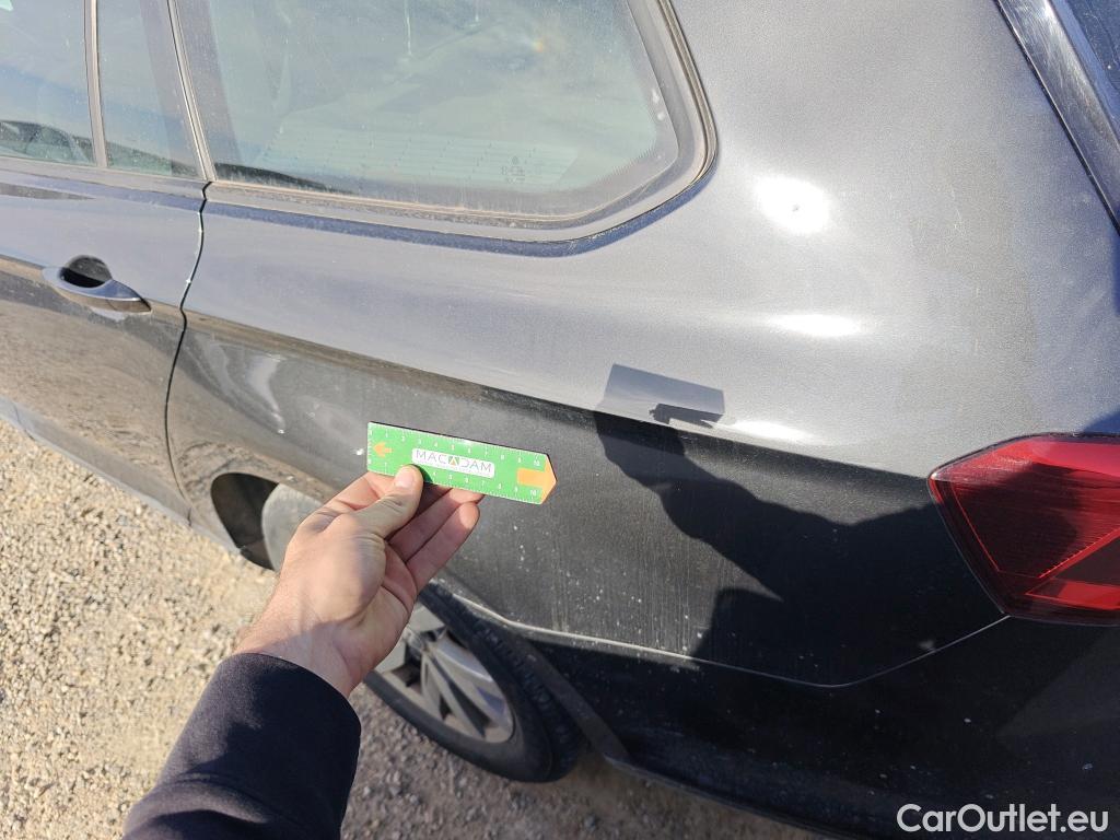  Volkswagen  Passat VOLKSWAGEN  / 2019 / 5P / familiar Variant Business 2.0 TDI 110kW #49