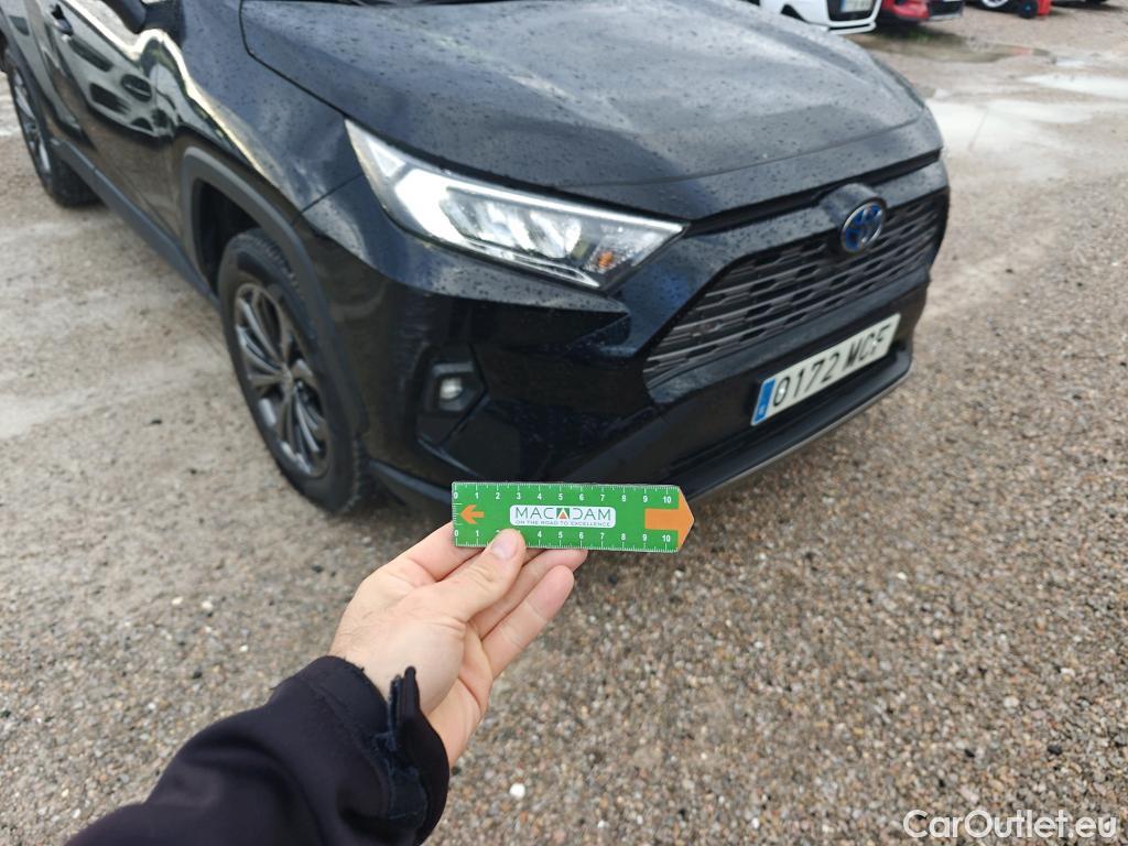  Toyota  RAV4 TOYOTA  / 2018 / 5P / todoterreno 2.5l 220H Advance #26