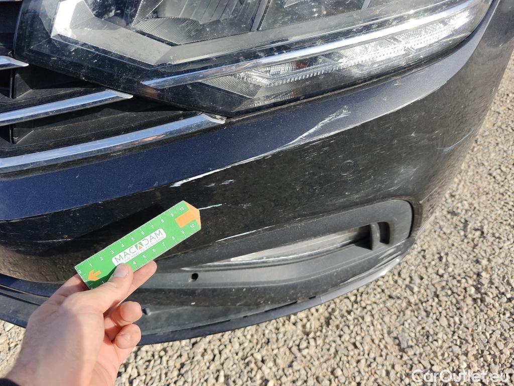  Volkswagen  Passat VOLKSWAGEN  / 2019 / 5P / familiar Variant Business 2.0 TDI 110kW #19