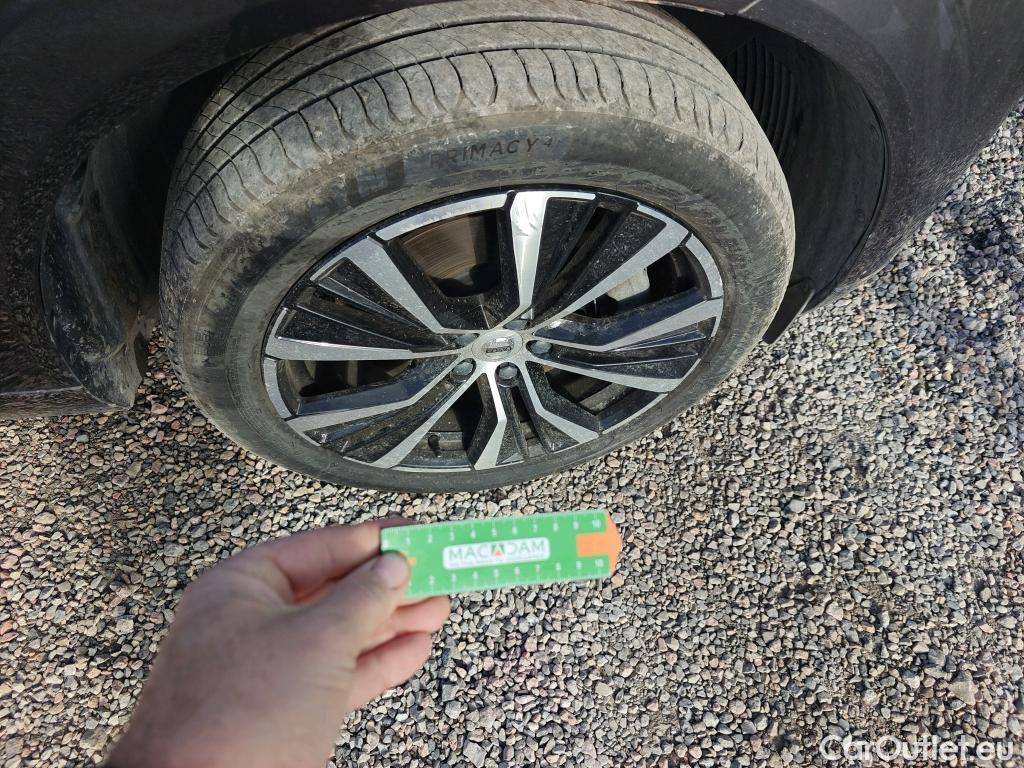  Volvo  XC60 VOLVO  / 2017 / 5P / todoterreno 2.0 T6 AWD Recharge Ultimate Bright Auto #9