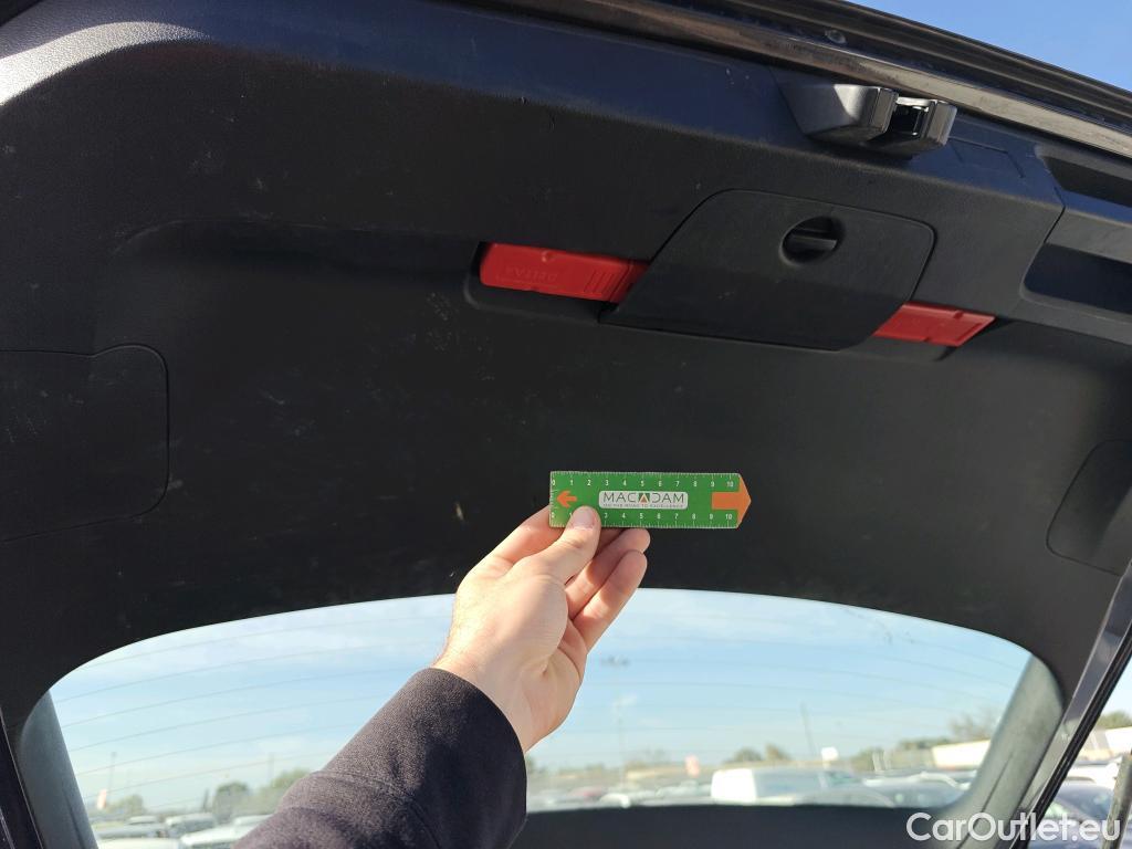  Volkswagen  Passat VOLKSWAGEN  / 2019 / 5P / familiar Variant Business 2.0 TDI 110kW #31