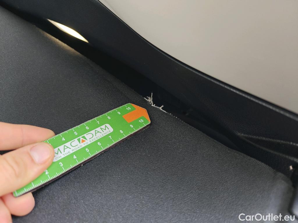  Toyota  RAV4 TOYOTA  / 2018 / 5P / todoterreno 2.5l 220H Advance #3