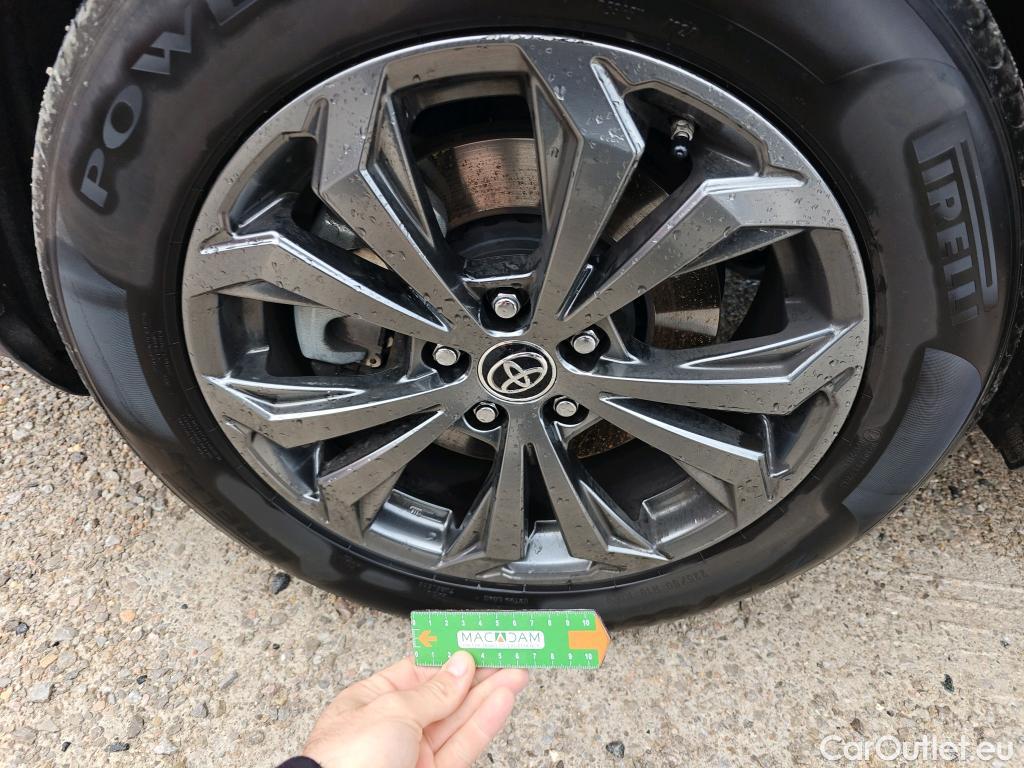  Toyota  RAV4 TOYOTA  / 2018 / 5P / todoterreno 2.5l 220H Advance #33