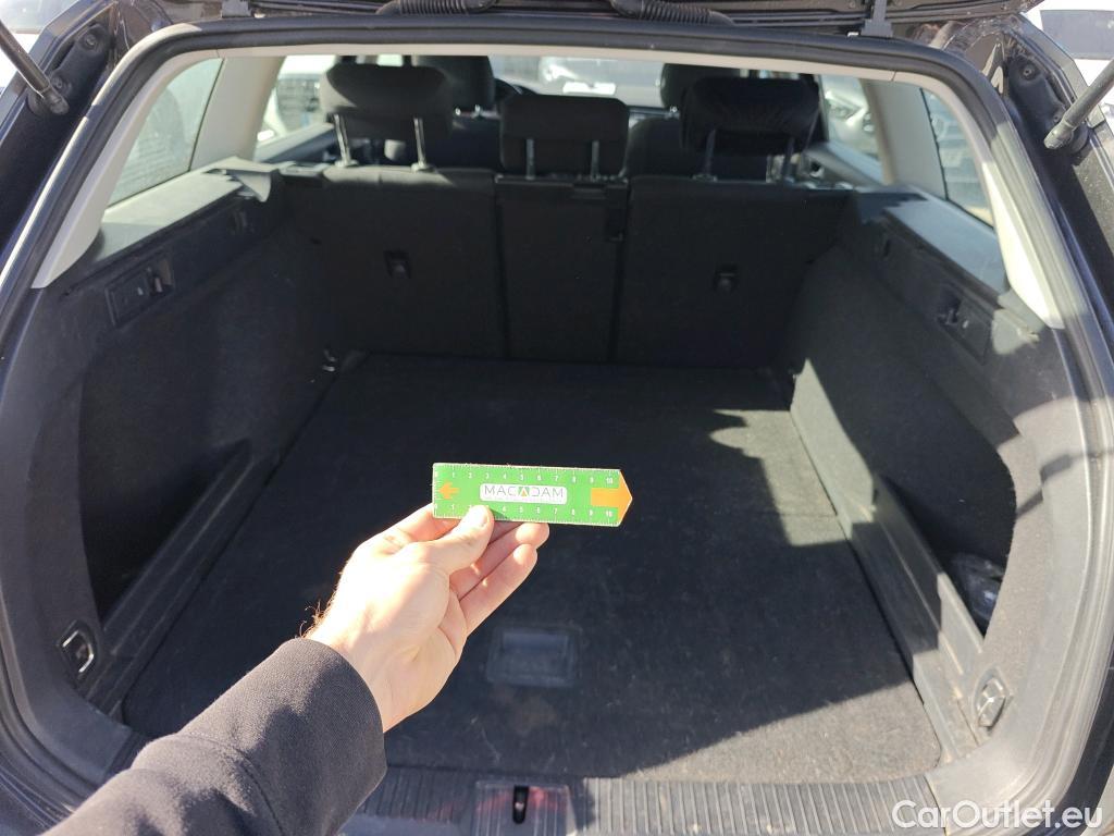  Volkswagen  Passat VOLKSWAGEN  / 2019 / 5P / familiar Variant Business 2.0 TDI 110kW #1