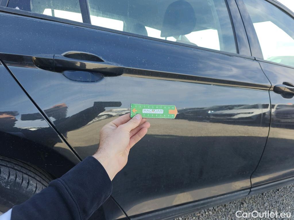  Volkswagen  Passat VOLKSWAGEN  / 2019 / 5P / familiar Variant Business 2.0 TDI 110kW #52