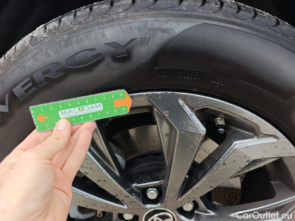  Toyota  RAV4 TOYOTA  / 2018 / 5P / todoterreno 2.5l 220H Advance #34