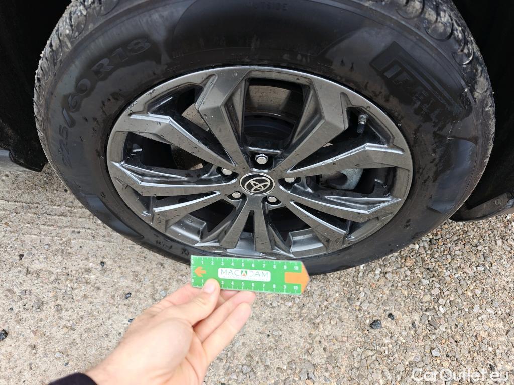  Toyota  RAV4 TOYOTA  / 2018 / 5P / todoterreno 2.5l 220H Advance #40