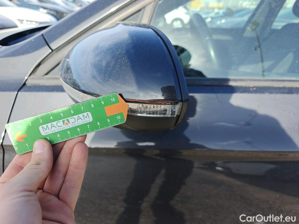  Volkswagen  Passat VOLKSWAGEN  / 2019 / 5P / familiar Variant Business 2.0 TDI 110kW #46