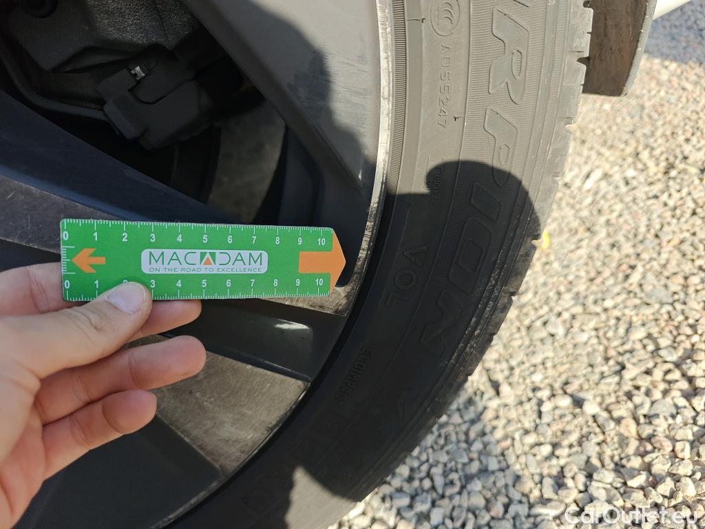  Volvo  XC90 VOLVO  / 2019 / 5P / todoterreno 2.0 T5 AWD R-Design Auto #8