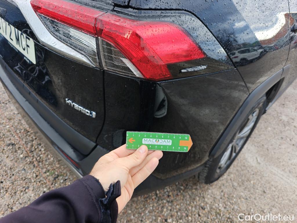  Toyota  RAV4 TOYOTA  / 2018 / 5P / todoterreno 2.5l 220H Advance #29