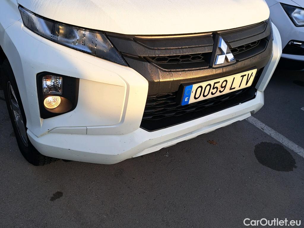  Mitsubishi  L200 MITSUBISHI  / 2019 / 4P / pickup doble cabina D/C 220 DI-D M-Pro Auto #9