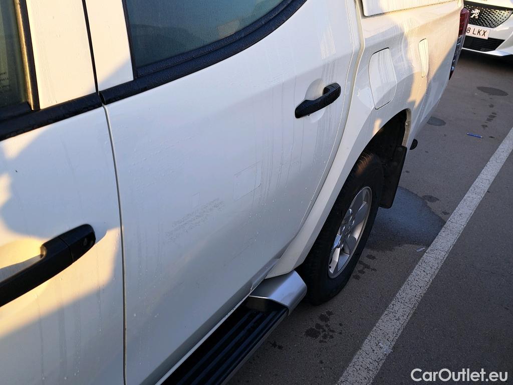  Mitsubishi  L200 MITSUBISHI  / 2019 / 4P / pickup doble cabina D/C 220 DI-D M-Pro Auto #7